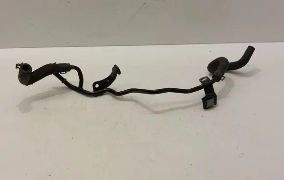 Volkswagen PASSAT B8 Engine coolant pipe/hose 04L121030C