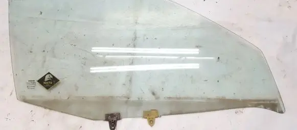 Nissan Primera Front door window glass four-door