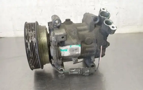 Renault Clio III Air conditioning (A/C) compressor (pump) 8200953359