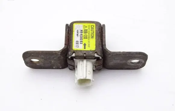Mitsubishi Pajero Airbag deployment crash/impact sensor MR409363