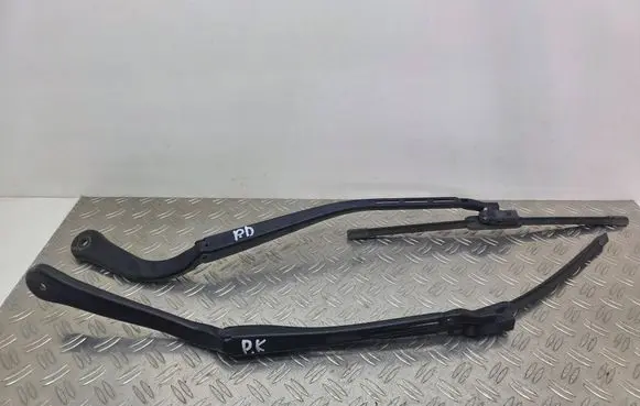 BMW 3 E90 E91 Front wiper blade arm 7171639