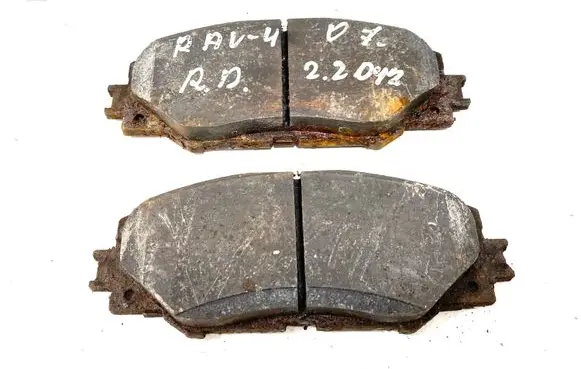 Toyota RAV 4 (XA30) Brake pads (front) 