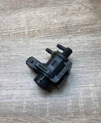 Volkswagen Golf III Turbo solenoid valve 1H0906283