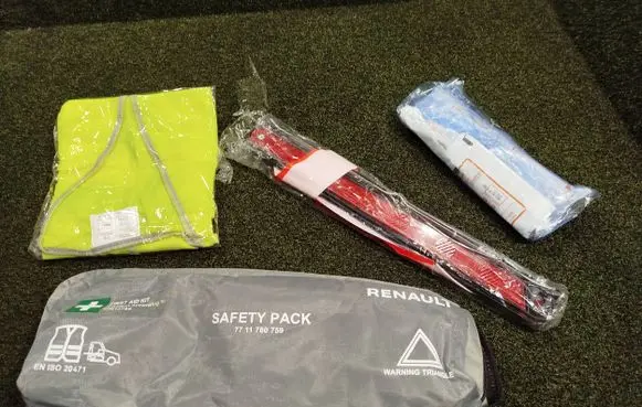 Renault Trafic III (X82) First aid kit 7711780759