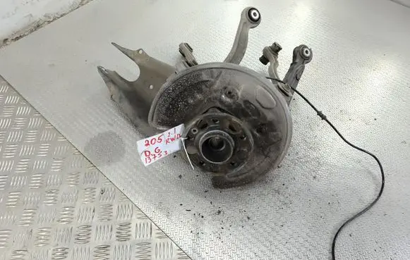 Mercedes-Benz C W205 Rear wheel hub A2055467480