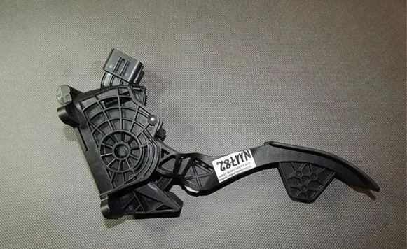 Skoda Fabia Mk3 (NJ) Accelerator throttle pedal 6C1723503B