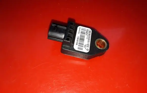 Dodge Caliber Airbag deployment crash/impact sensor P04896061AA 39754C