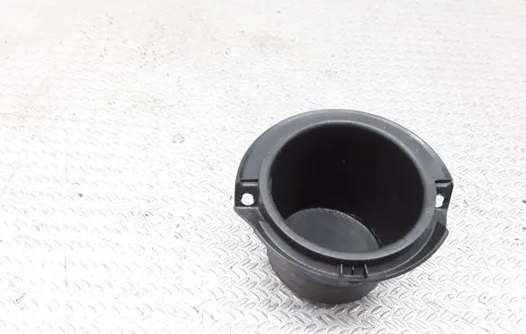 Cup holder front