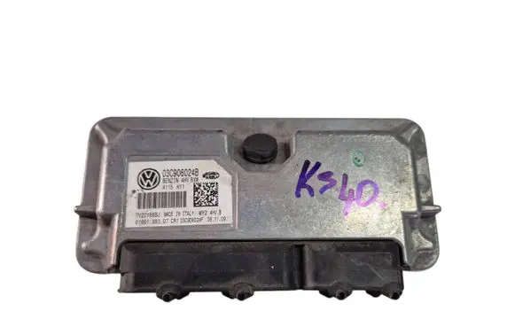 Skoda Fabia Mk2 (5J) Engine control unit/module 03C906024B 6160139307 7V23YS6BJ