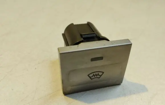 Ford Focus Windscreen/window heater switch 18K574AB D3L0A
