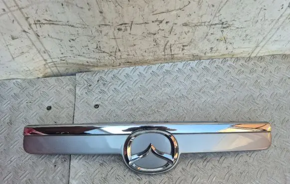 Mazda CX-7 Trunk door license plate light bar EH6650811