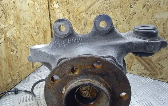 BMW 5 F10 F11 Rear wheel hub 6784901