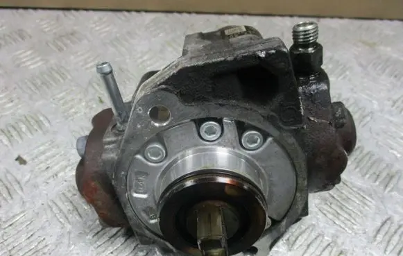 Mazda CX-7 Fuel injection high pressure pump R2AA13800