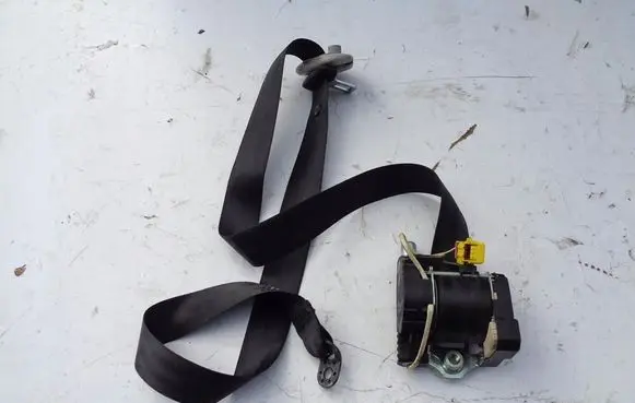 Volkswagen Transporter - Caravelle T5 Front seatbelt 7H0857806F