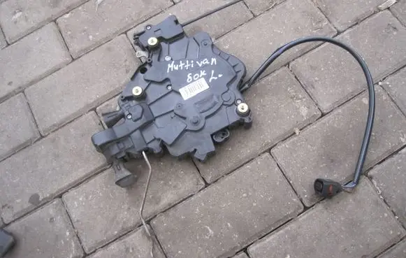 Volkswagen Multivan T6 Sliding door lock 7E0843653AH