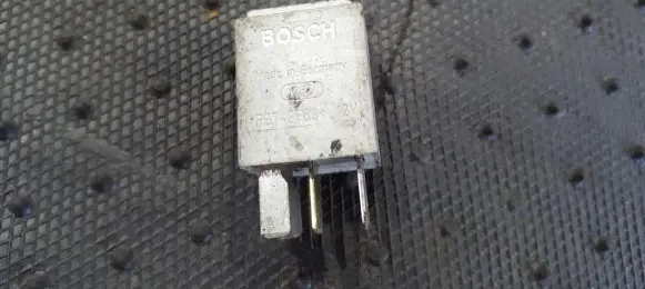 Volkswagen PASSAT B6 Other relay 1K0951253 0332011100