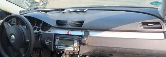 Volkswagen PASSAT B6 Central console control unit 