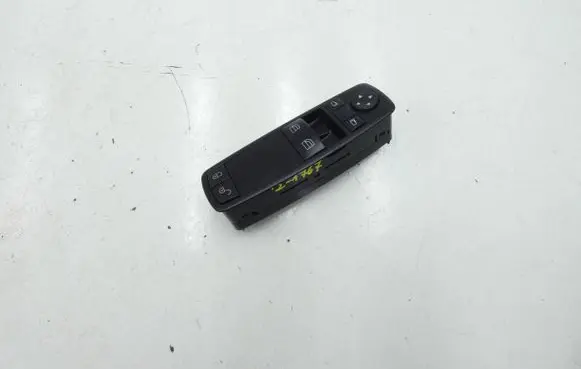Mercedes-Benz B W245 Electric window control switch A1698206410 03728250