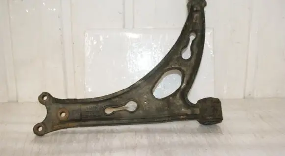 Volkswagen Touran I Front lower control arm/wishbone 1K0407152AC 1K0407153G 201967B