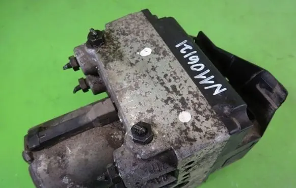 Audi A4 S4 B5 8D ABS Pump 8D0614111