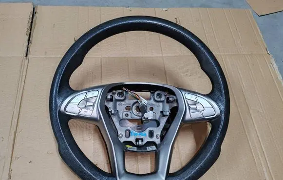 SsangYong Tivoli Steering wheel