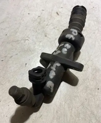 Peugeot 406 Clutch slave cylinder 