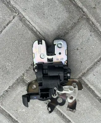 Audi A8 S8 D4 4H Tailgate/trunk/boot lock/catch/latch 4H0827505A