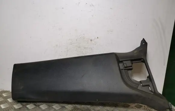 Lexus LX 570 (B) pillar trim (bottom)