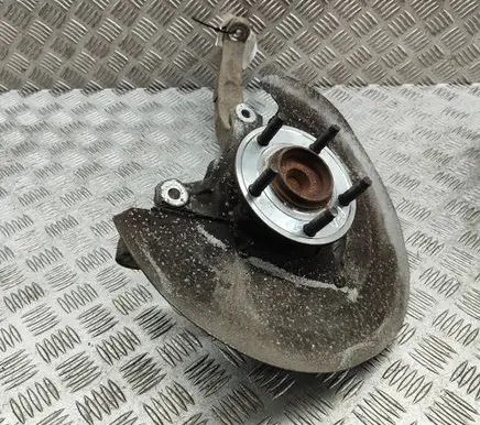 Jaguar XJ X350 Front wheel hub 5W933K185AG