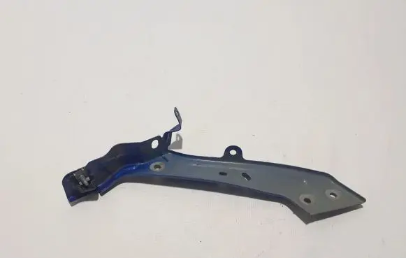 Headlight/headlamp mounting bracket