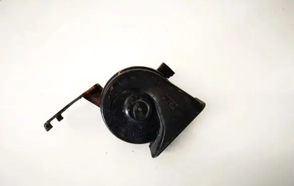 Opel Zafira B Horn signal e30055306 e355306