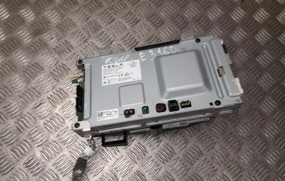Tesla Model 3 Engine control unit/module 156678685C