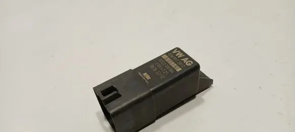 Volkswagen Caddy Glow plug pre-heat relay 038907281D