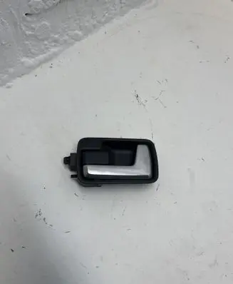 Land Rover Discovery 3 - LR3 Front door interior handle