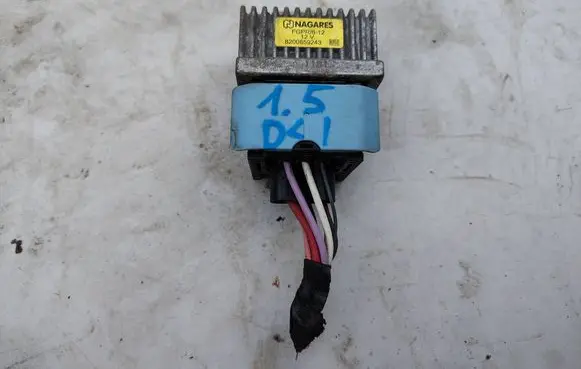 Renault Twingo II Glow plug pre-heat relay 8200859243