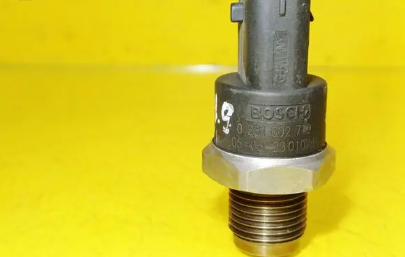 Renault Scenic III - Grand scenic III Fuel pressure sensor 0281002719