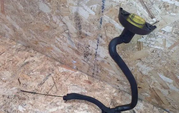 Oil level dip stick
