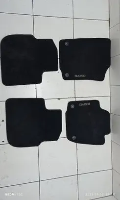 Skoda Rapid (NH) Car floor mat set 5JB061404C 052014 8SDC1426