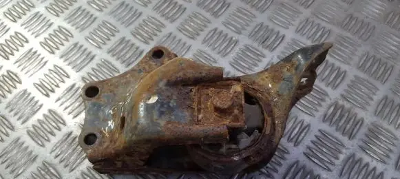 Mazda 323 Engine mount bracket BCID39040