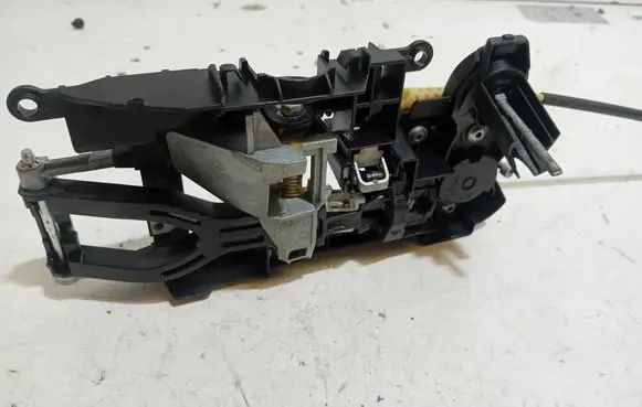 BMW 6 F06 Gran coupe Front door exterior handle/bracket X1729992305 07102014