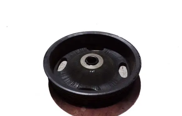 Volkswagen Golf V Crankshaft pulley 03D105255D