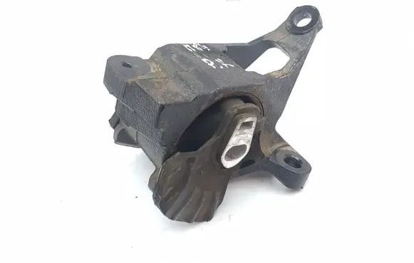 Mazda CX-5 Engine mount bracket