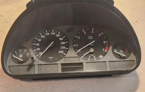 BMW 5 E39 Speedometer (instrument cluster) 8311228 87001313