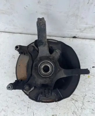 Suzuki Swift I Front wheel hub spindle knuckle