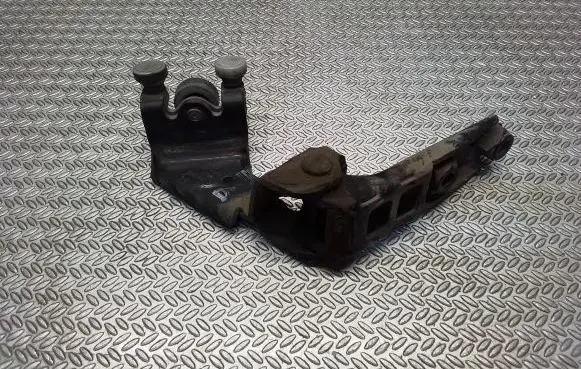 Volkswagen Transporter - Caravelle T5 Sliding door middle roller runner 7H0843336