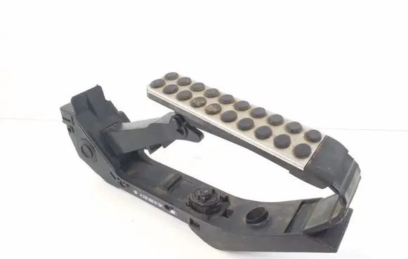 Mercedes-Benz SL R230 Accelerator throttle pedal A2303000104