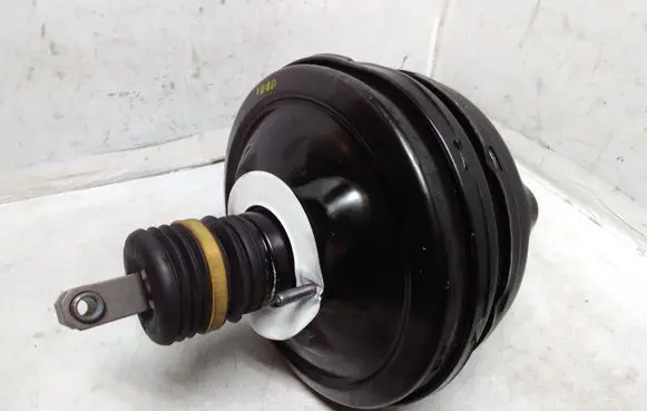 Mercedes-Benz CLS C219 Brake booster A2114301030R