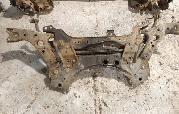 Toyota Auris 150 Front subframe
