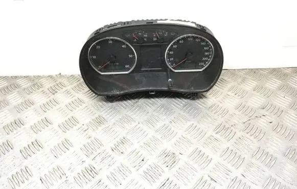 Volkswagen Polo IV 9N3 Speedometer (instrument cluster) 6Q0920802K 110080320010 A2C53099862