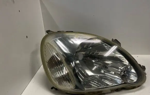 Toyota Yaris Headlight/headlamp